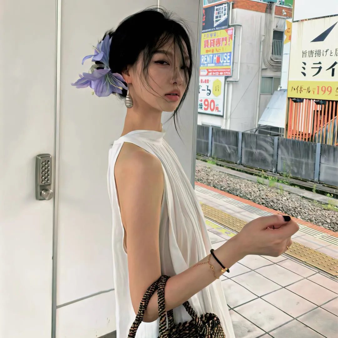 她不见了